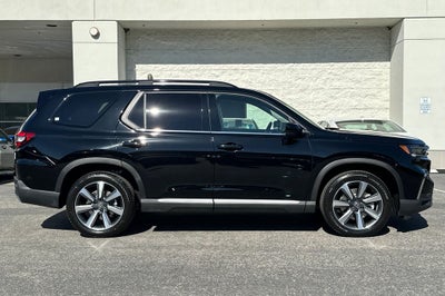 2025 Honda Pilot AWD ELITE