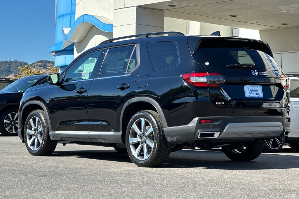 2025 Honda Pilot AWD ELITE