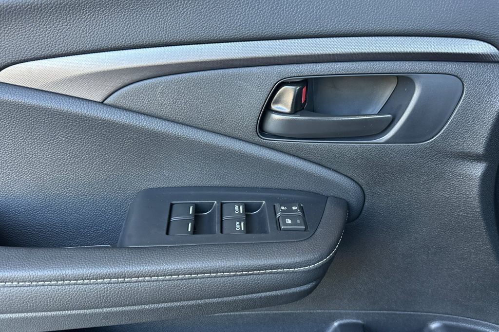 2025 Honda Ridgeline AWD SPORT