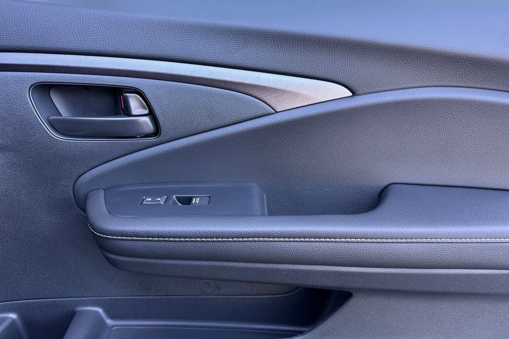 2025 Honda Ridgeline AWD SPORT