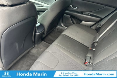 2022 Hyundai Elantra SE