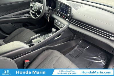 2022 Hyundai Elantra SE