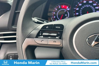 2022 Hyundai Elantra SE