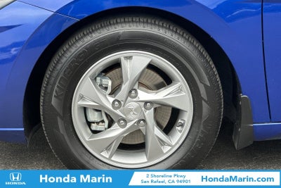 2022 Hyundai Elantra SE